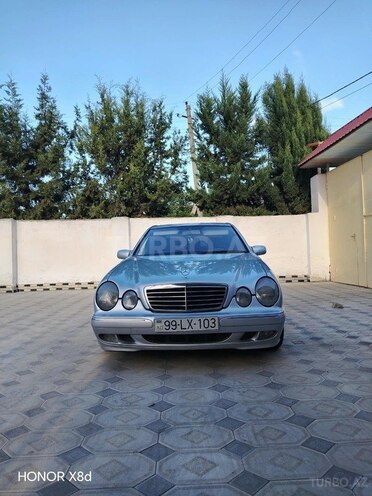 Mercedes E 240 2000, 285,624 km - 2.4 л - Qazax