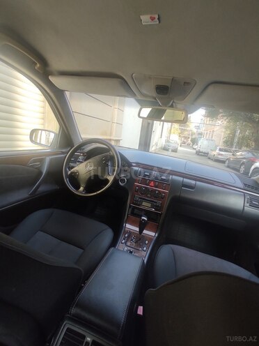Mercedes E 200 2001, 372,000 km - 2.0 л - Bakı