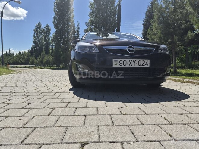 Opel Astra 2011, 290,000 km - 1.4 l - Balakən