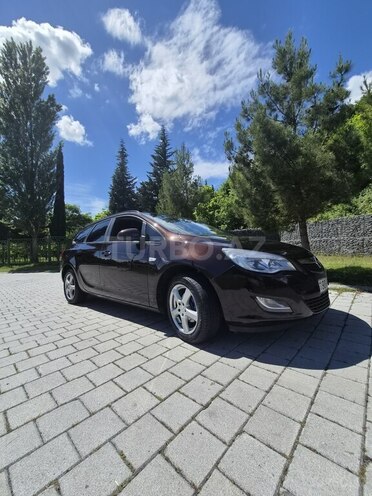 Opel Astra 2011, 290,000 km - 1.4 l - Balakən