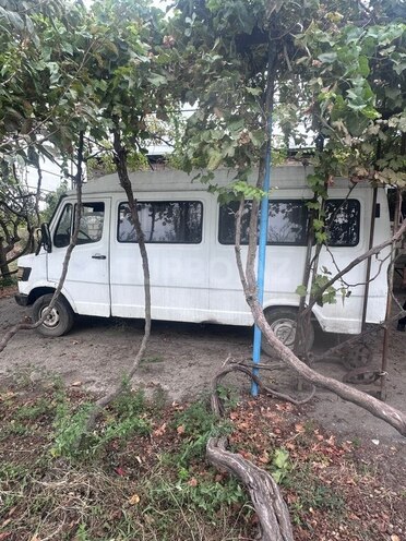Mercedes 208 D 1993, 250,000 km - 2.3 л - Tərtər