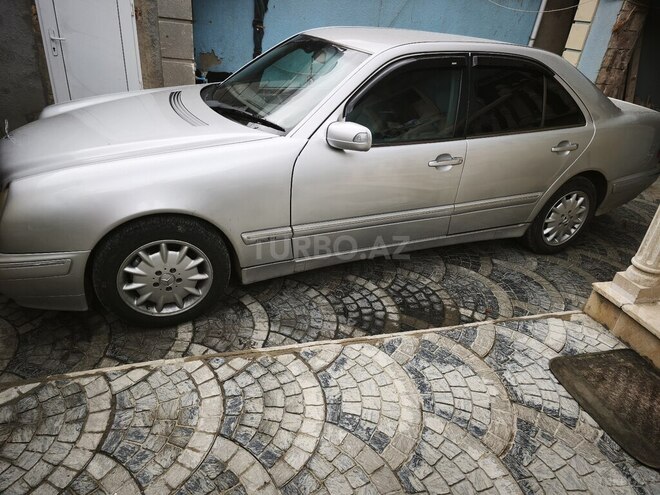 Mercedes E 220 2000, 420,550 km - 2.2 л - Bakı