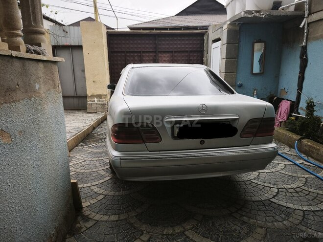 Mercedes E 220 2000, 420,550 km - 2.2 л - Bakı