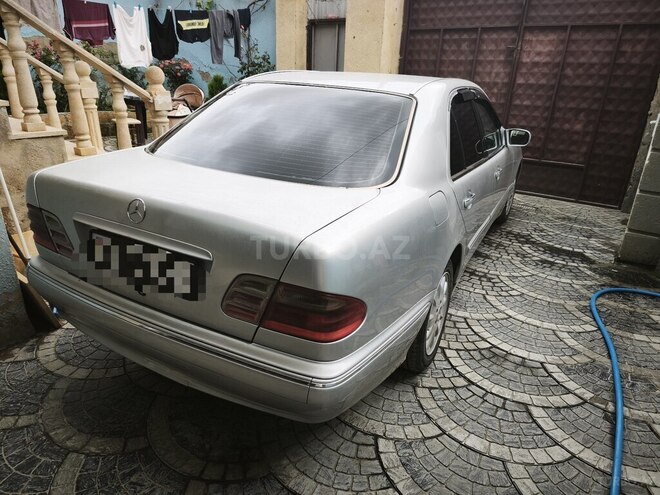 Mercedes E 220 2000, 420,550 km - 2.2 л - Bakı