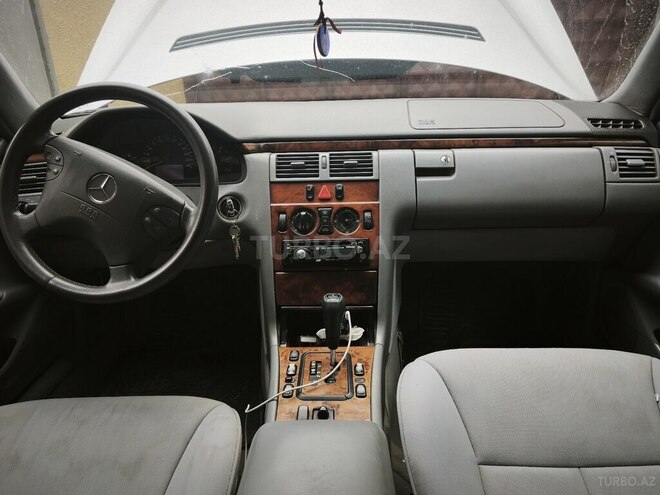 Mercedes E 220 2000, 420,550 km - 2.2 л - Bakı