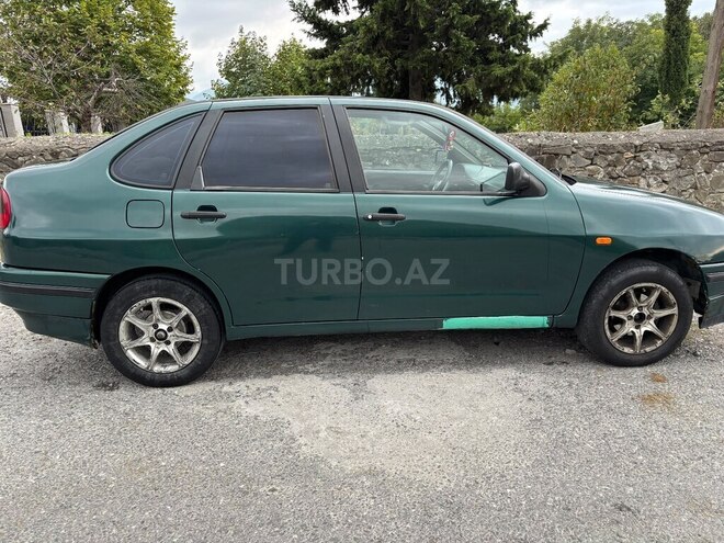 Volkswagen Polo 1995, 250,000 km - 1.6 л - Şəki