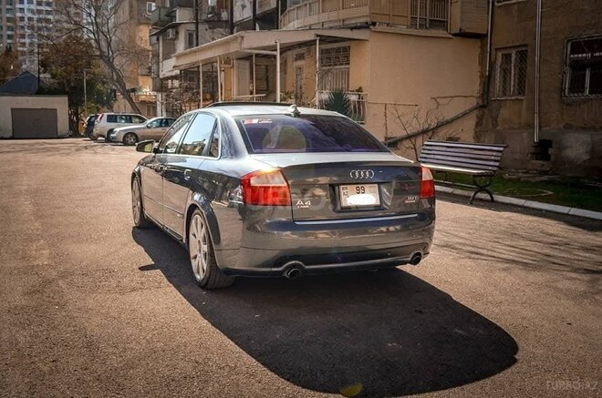Audi A4 2004, 400,000 km - 1.8 л - Sumqayıt