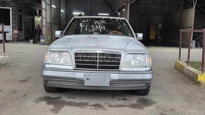 Mercedes 220 E 1993, 300,000 km - 2.2 l - Lənkəran