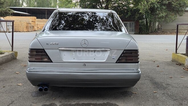 Mercedes 220 E 1993, 300,000 km - 2.2 l - Lənkəran