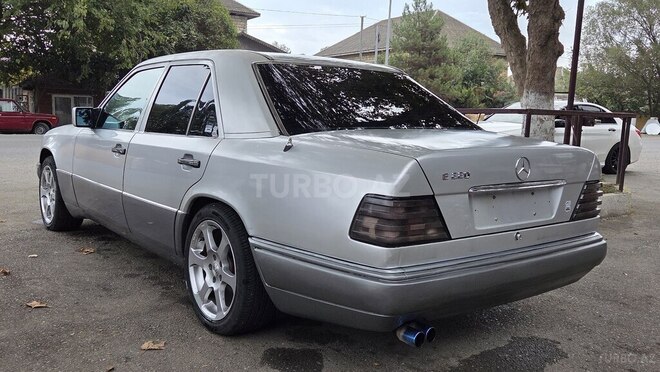 Mercedes 220 E 1993, 300,000 km - 2.2 l - Lənkəran