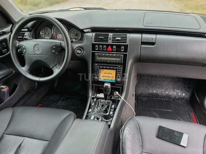 Mercedes E 320 2001, 195,000 km - 3.2 l - Bakı