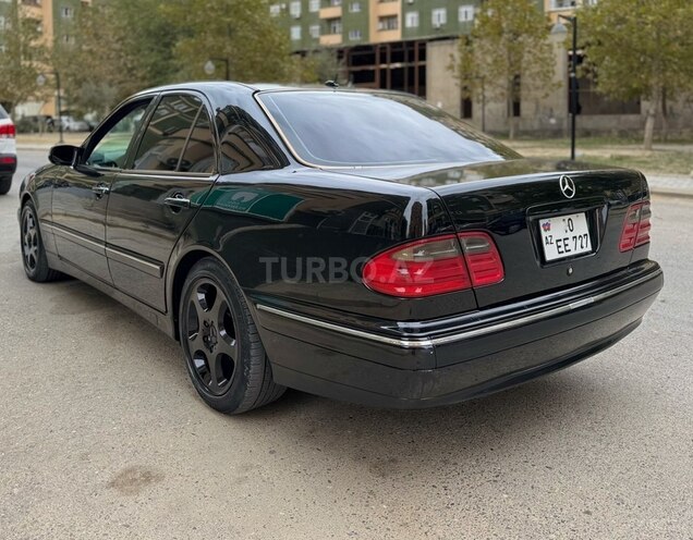 Mercedes E 320 2001, 195,000 km - 3.2 l - Bakı