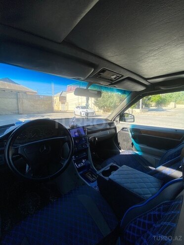 Mercedes E 280 1994, 368,185 km - 2.8 l - Bakı