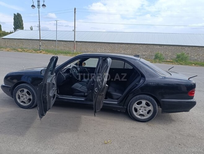 Mercedes E 320 1999, 441,000 km - 3.2 l - Ucar