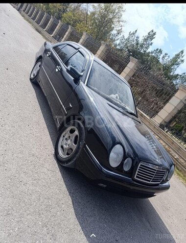 Mercedes E 320 1999, 441,000 km - 3.2 l - Ucar