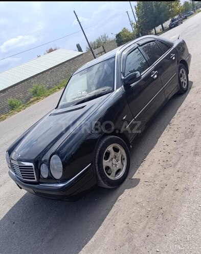 Mercedes E 320 1999, 441,000 km - 3.2 l - Ucar