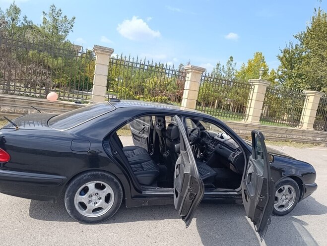 Mercedes E 320 1999, 441,000 km - 3.2 l - Ucar