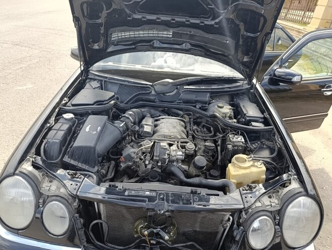 Mercedes E 320 1999, 441,000 km - 3.2 l - Ucar
