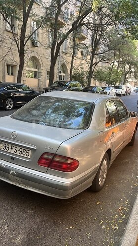 Mercedes E 220 2001, 480,000 km - 2.2 l - Bakı