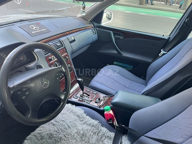 Mercedes E 220 2001, 480,000 km - 2.2 l - Bakı