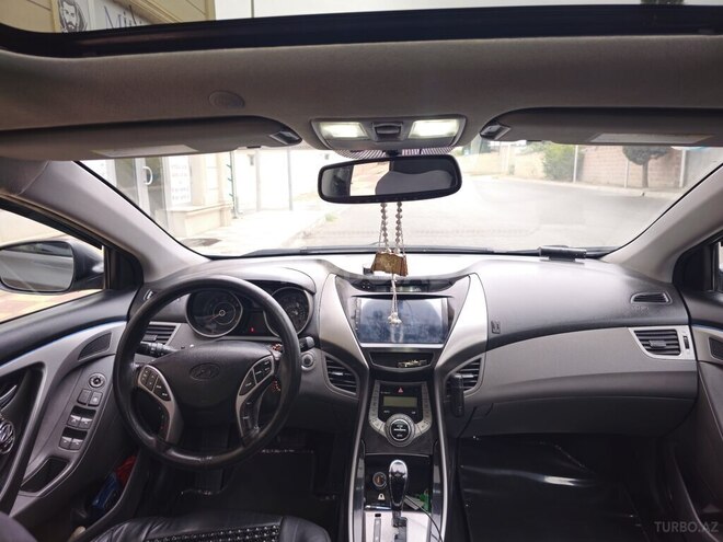 Hyundai Elantra 2013, 241,402 km - 1.8 л - Şəki