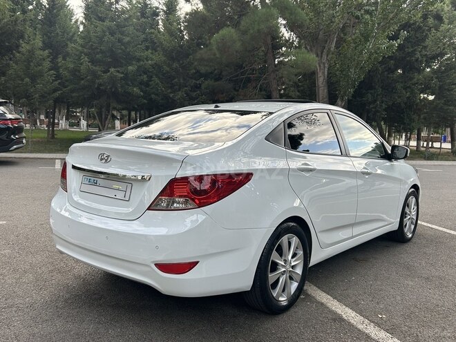 Hyundai Accent 2011, 215,000 km - 1.6 l - Sumqayıt
