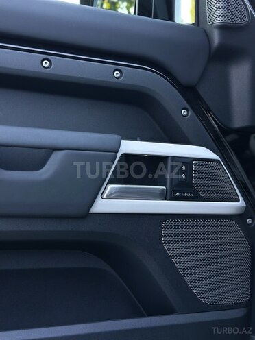 Land Rover Defender 2024, 19,000 km - 2.0 l - Bakı