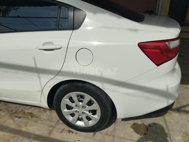 Kia Rio 2015, 146,000 km - 1.6 л - Bakı