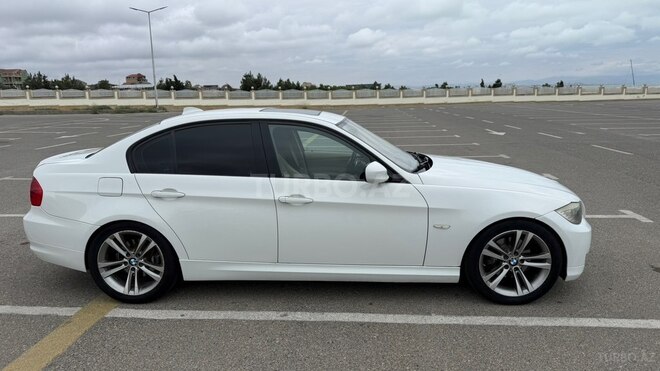 BMW 330 2011, 306,000 km - 3.0 л - Bakı