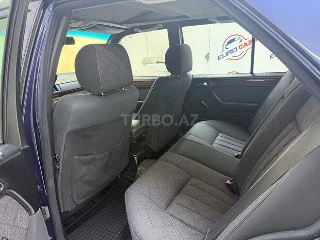 Mercedes 220 E 1995, 300,000 km - 2.2 l - Bakı