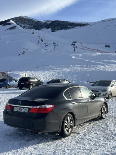 Honda Accord 2015, 270,000 km - 2.4 л - Qusar