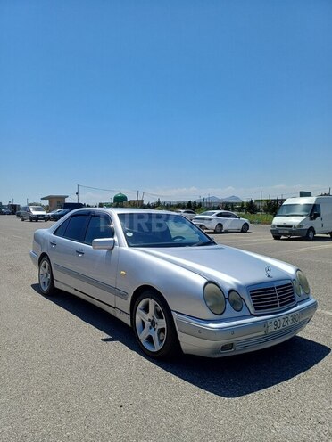 Mercedes E 240 1998, 376,235 km - 2.4 l - Bakı