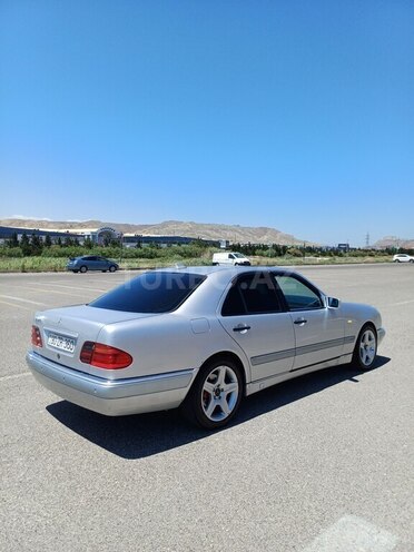 Mercedes E 240 1998, 376,235 km - 2.4 l - Bakı