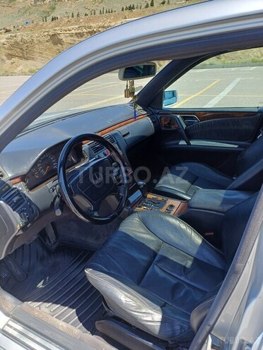 Mercedes E 240 1998, 376,235 km - 2.4 l - Bakı
