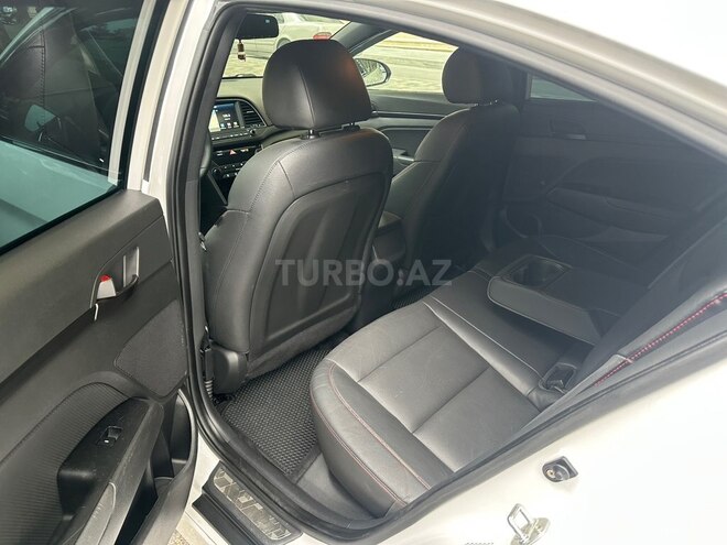 Hyundai Elantra 2017, 150,700 km - 1.6 l - Bakı