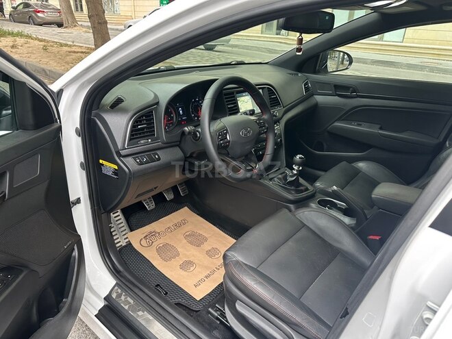 Hyundai Elantra 2017, 150,700 km - 1.6 l - Bakı