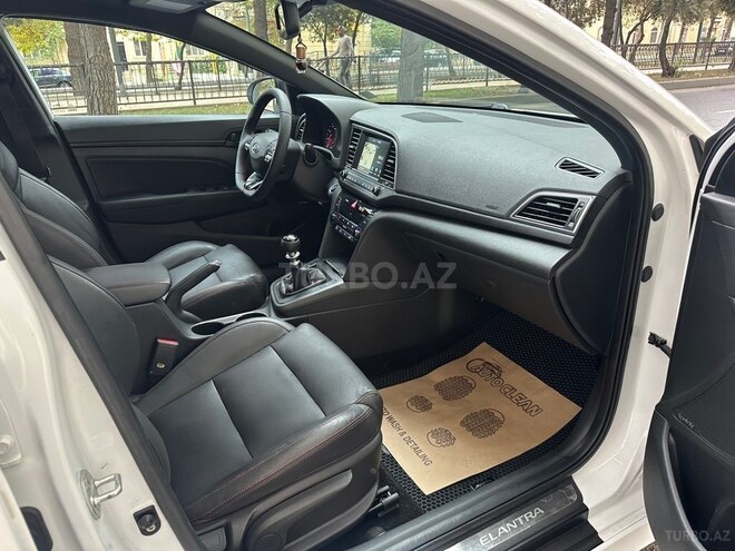 Hyundai Elantra 2017, 150,700 km - 1.6 l - Bakı
