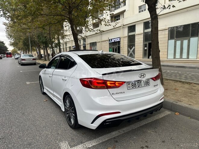Hyundai Elantra 2017, 150,700 km - 1.6 l - Bakı