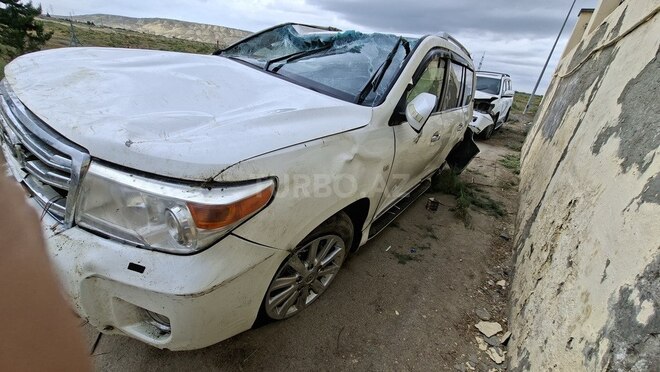 Toyota Land Cruiser 2011, 124,000 km - 4.0 л - Salyan