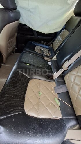 Toyota Land Cruiser 2011, 124,000 km - 4.0 л - Salyan