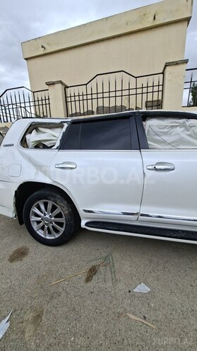 Toyota Land Cruiser 2011, 124,000 km - 4.0 л - Salyan