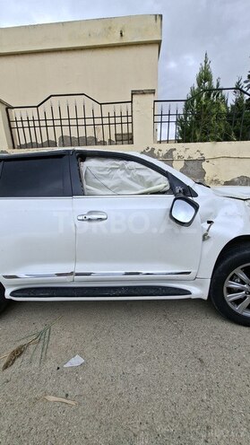 Toyota Land Cruiser 2011, 124,000 km - 4.0 л - Salyan