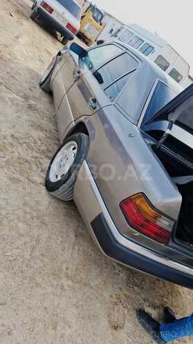 Mercedes 200 E 1991, 250,000 km - 2.0 l - Salyan