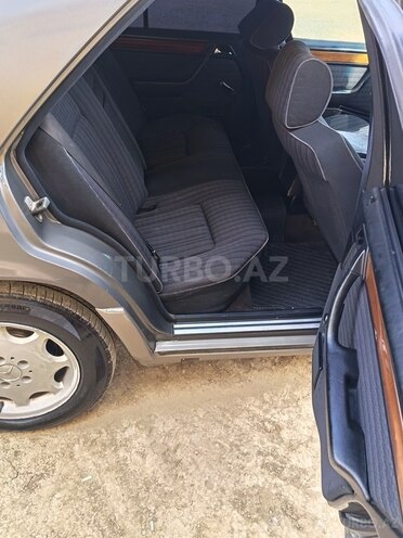 Mercedes 200 E 1991, 250,000 km - 2.0 l - Salyan