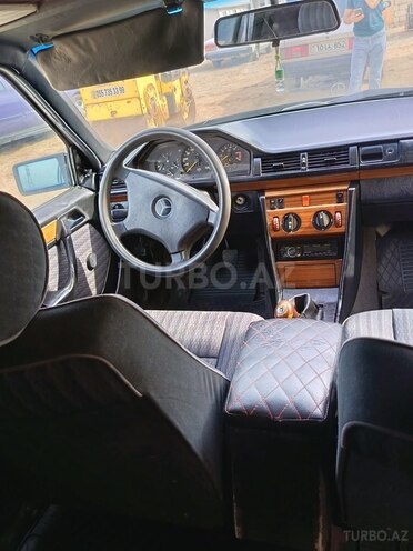 Mercedes 200 E 1991, 250,000 km - 2.0 l - Salyan