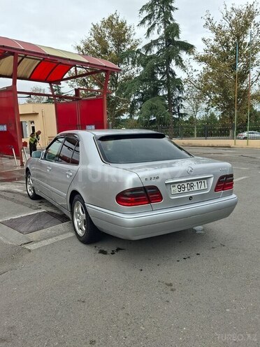 Mercedes E 220 1998, 840,000 km - 2.2 l - Gəncə