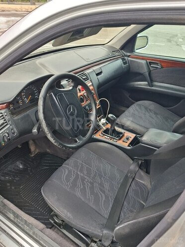 Mercedes E 220 1998, 840,000 km - 2.2 l - Gəncə