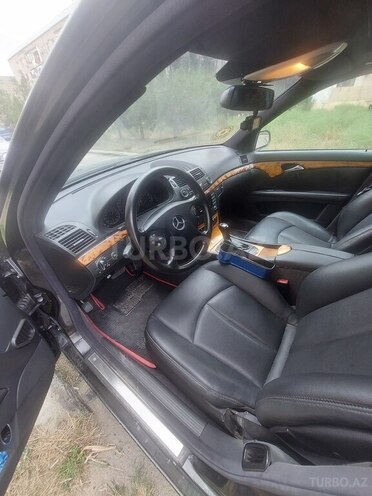 Mercedes E 240 2002, 383,000 km - 2.6 л - Şirvan