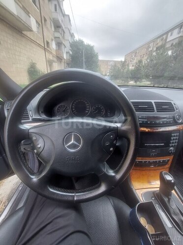 Mercedes E 240 2002, 383,000 km - 2.6 л - Şirvan