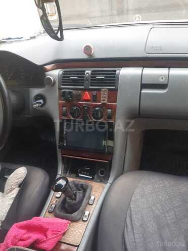 Mercedes E 220 1995, 345,000 km - 2.2 l - Bakı